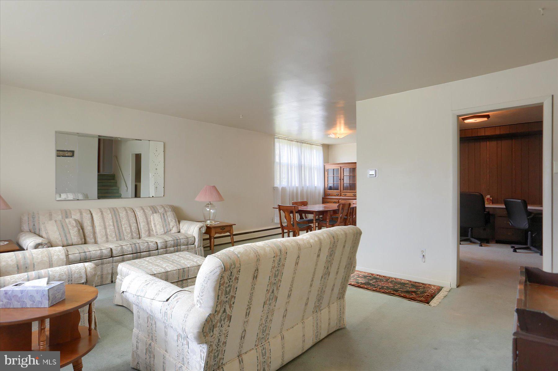 608 Marshall Road Brookhaven, PA 19015 - Photo 4 of 18 Living Room
