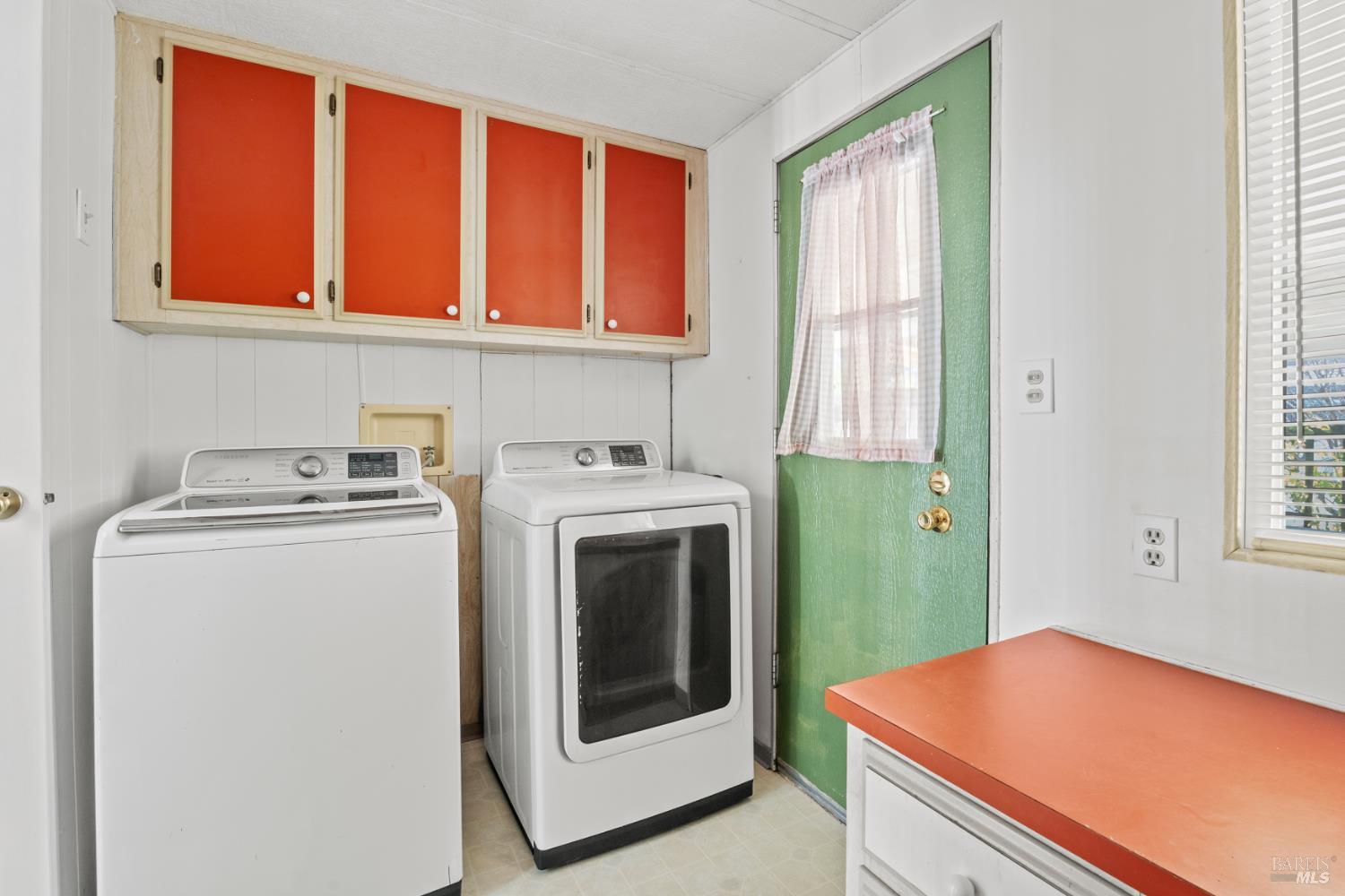 51 Rancho Grande Drive Ukiah, CA 95482 - Photo 20 of 24 a utility room with dryer and washer