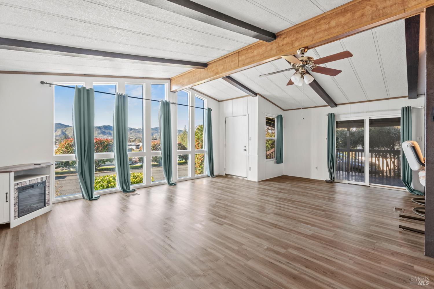 51 Rancho Grande Drive Ukiah, CA 95482 - Photo 2 of 24 a view of an entryway with wooden floor