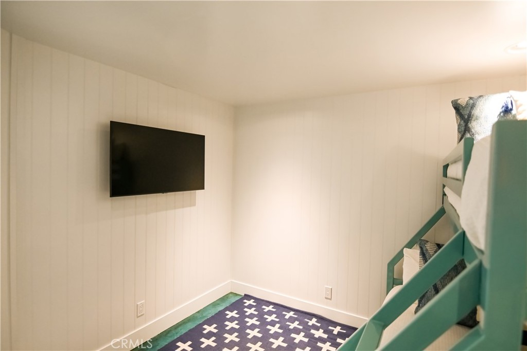 2814 Studio Drive Cayucos, CA 93430 - Photo 23 of 32 a view of a room with a small space