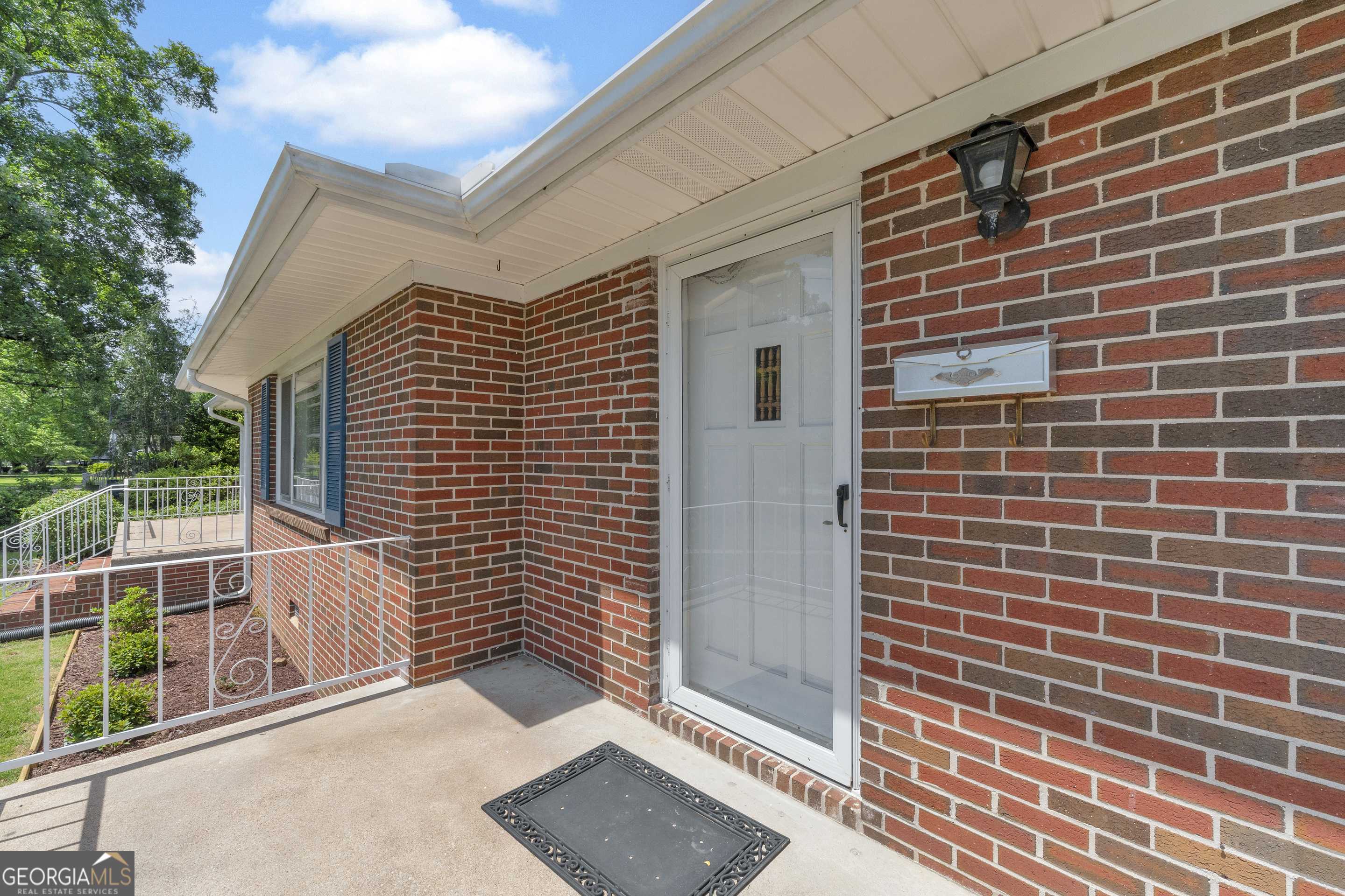 128 Smith Street Hartwell, GA 30643 - Photo 5 of 38