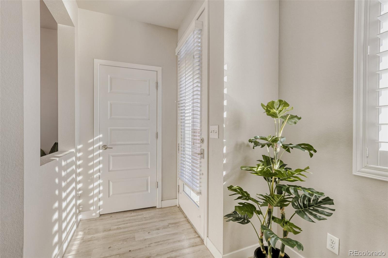 6639 Raritan Drive Denver, CO 80221 - Photo 7 of 33