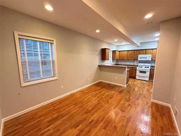 $1,995 | 10 Burnside Avenue, Unit A, Congers, NY 10920