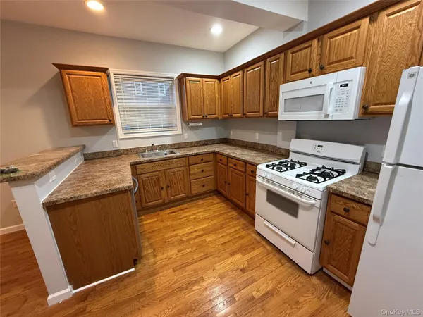 $1,995 | 10 Burnside Avenue, Unit A, Congers, NY 10920
