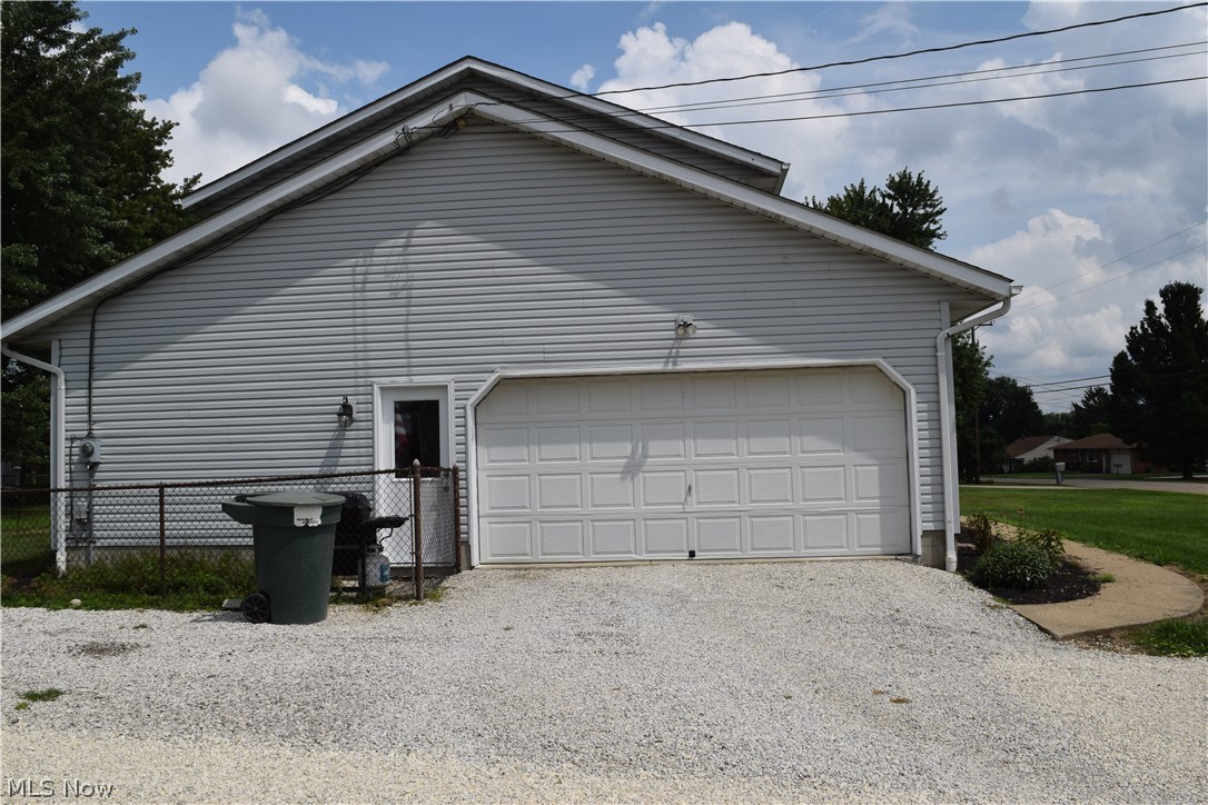 6465 Ridgewood Street Southwest Canton, OH 44706 - Photo 3 of 29 Gallery Image 3