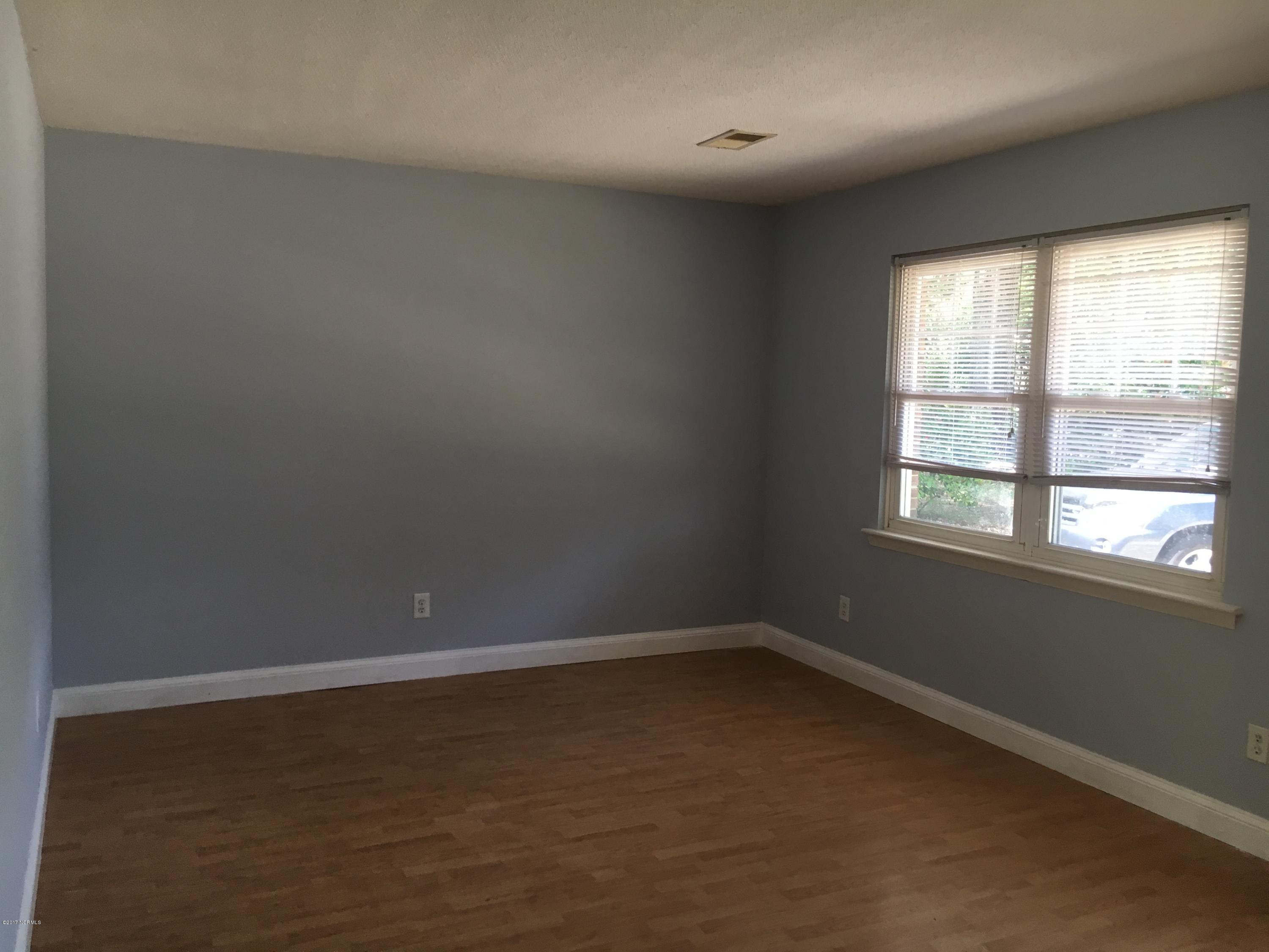 625 Rheims Way Wilmington, NC 28412 - Photo 2 of 13 IMG_8420