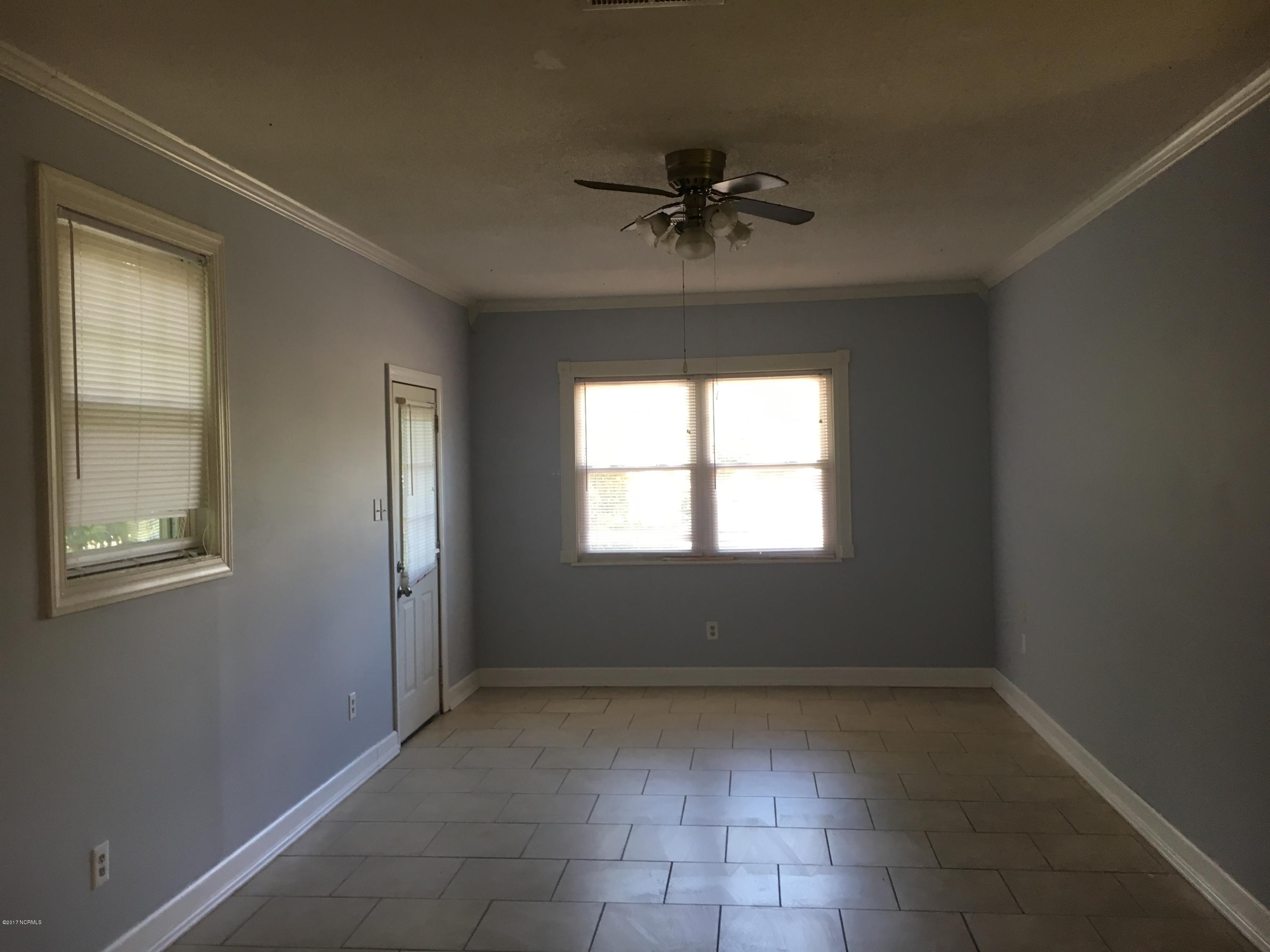 625 Rheims Way Wilmington, NC 28412 - Photo 7 of 13 IMG_8433