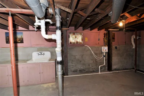 $1,200 | 1704 California Avenue, Fort Wayne, IN 46805