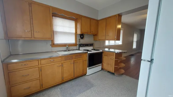 $1,200 | 1704 California Avenue, Fort Wayne, IN 46805