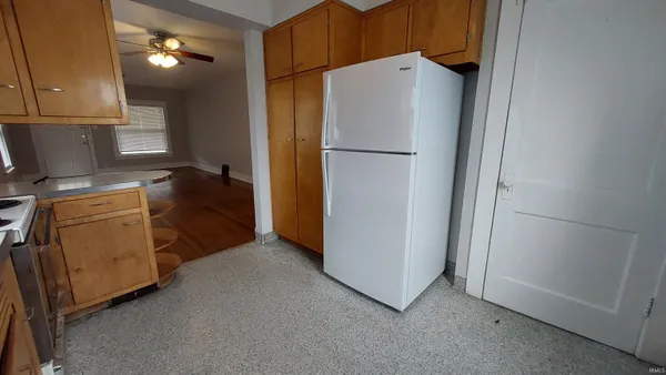 $1,200 | 1704 California Avenue, Fort Wayne, IN 46805