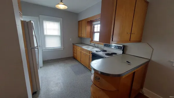 $1,200 | 1704 California Avenue, Fort Wayne, IN 46805