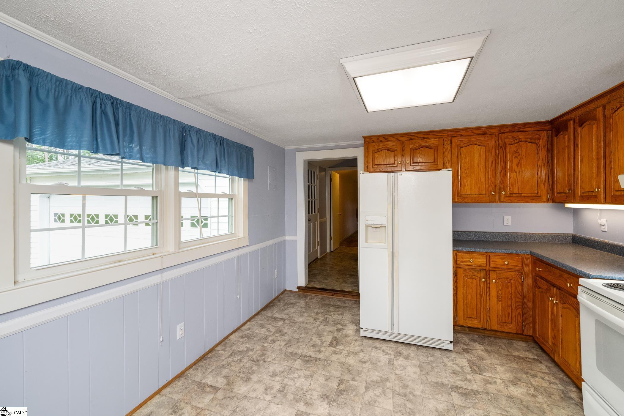 3420 Cannon Road Greer, SC 29651 - Photo 6 of 16