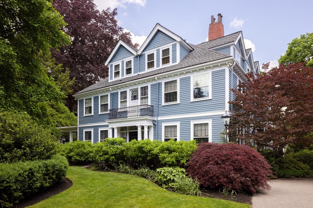 394 Hammond Street Newton, MA 02467 - Photo 23 of 24 a front view of a house with yard and green space
