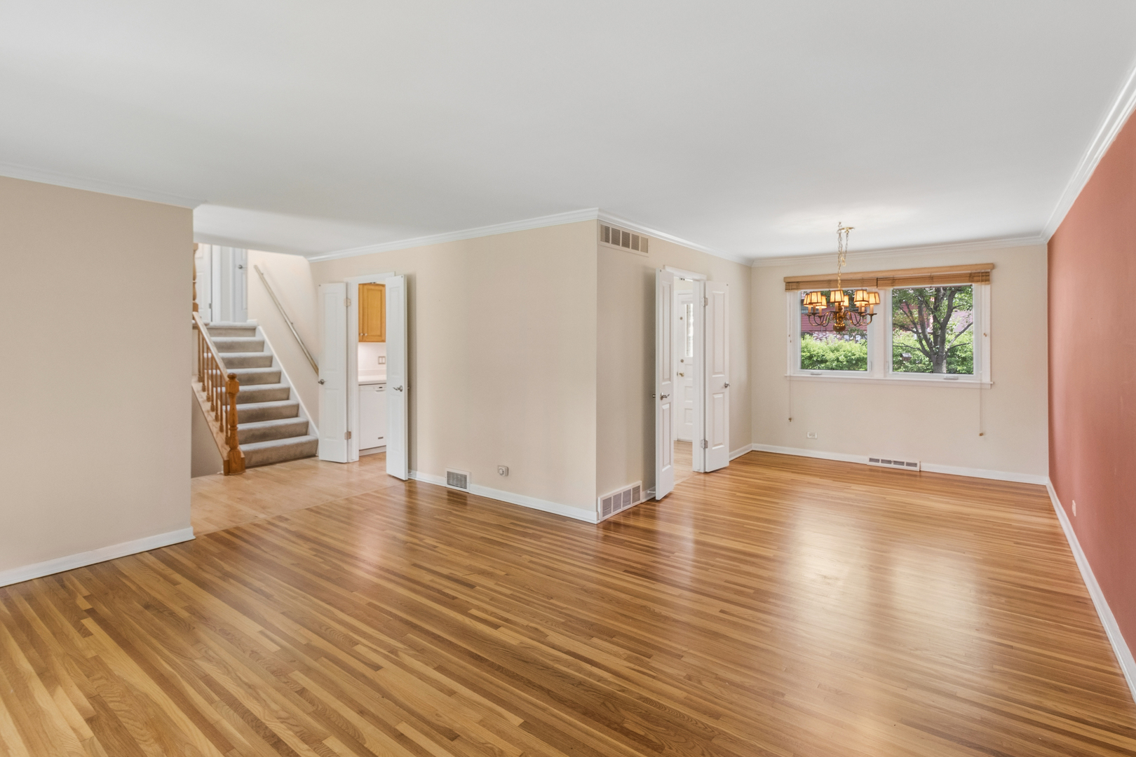 2012 Cayuga Lane Mount Prospect, IL 60056 - Photo 5 of 24