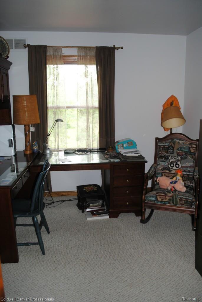 562 East Dawson Road Milford, MI 48381 - Photo 9 of 22 045.jpg
