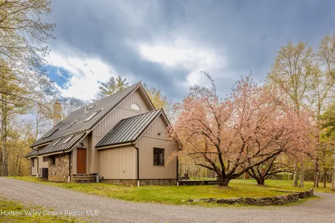 $1,195,000 | 115 Bellwood Lane, Saugerties, NY 12477