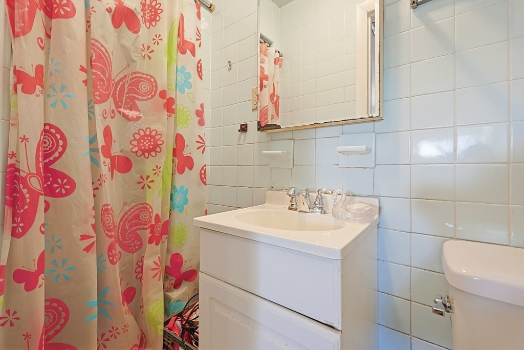 7 Miscoe Road Worcester, MA 01604 - Photo 23 of 42