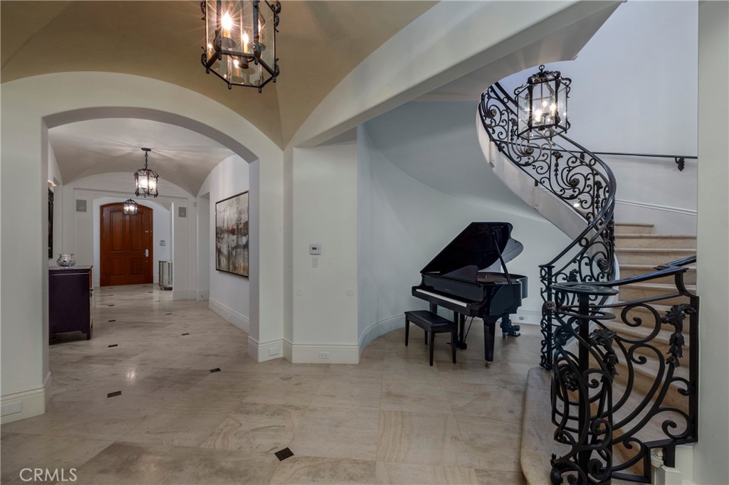 2258 Channel Road Newport Beach, CA 92661 - Photo 24 of 54 a view of entryway