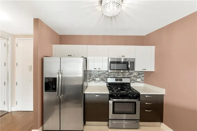 $699,000 | 110 Neptune Avenue, Unit 3H | Brighton Beach