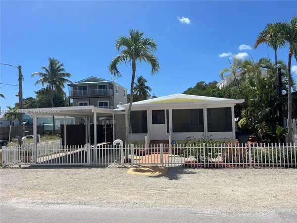 $3,000 | 84 Avenue D, Unit D, Key Largo, FL 33037