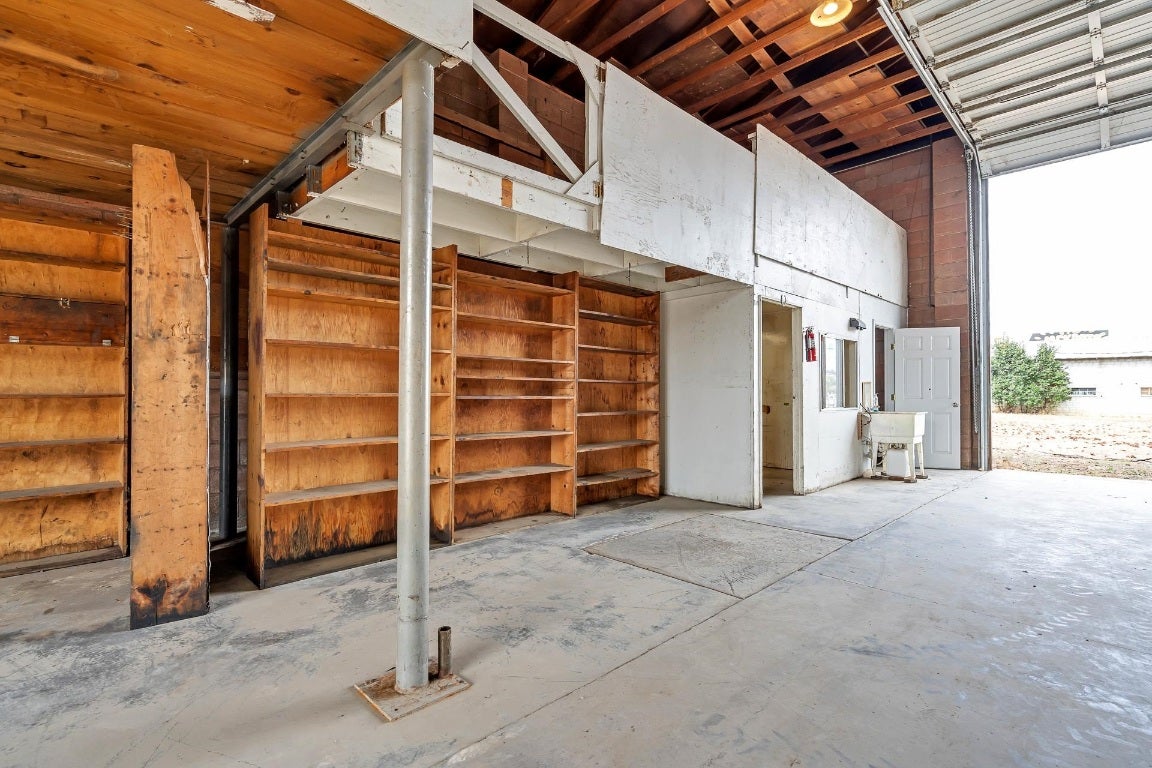 2821 Fairlane Road Yreka, CA 96097 - Photo 18 of 22 Gallery Image 18