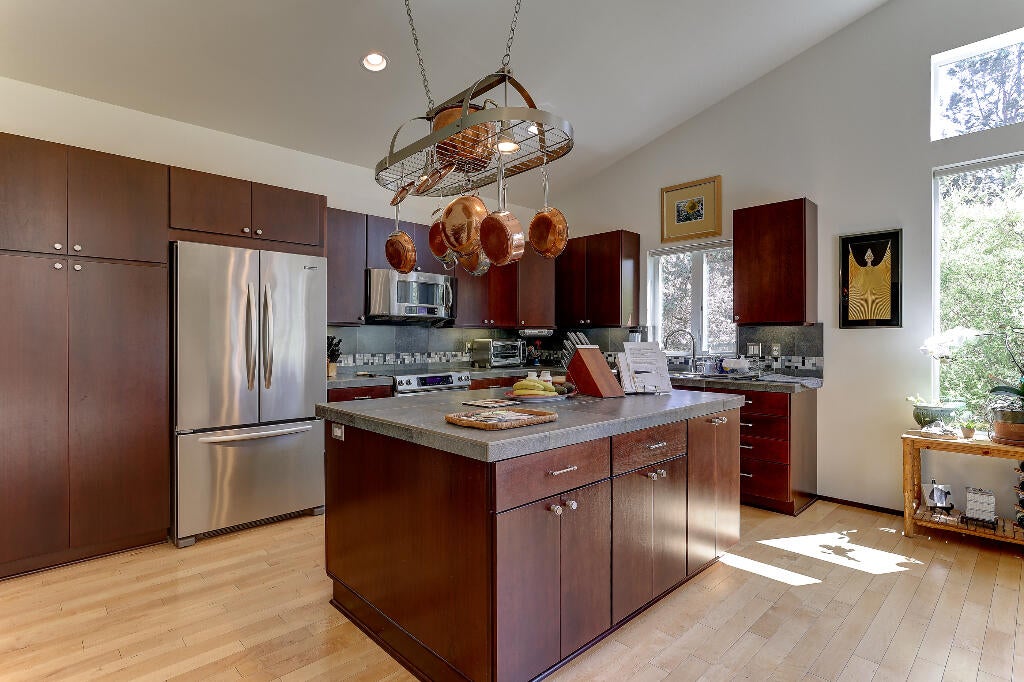 65190 Gerking Market Road Bend, OR 97703 - Photo 13 of 74 12
