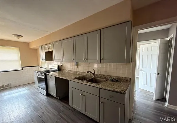 $110,000 | 1082 Fontaine Place, St. Louis, MO 63137