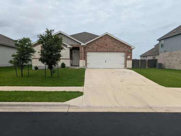 $2,475 | 1015 Bluejack Way, Hutto, TX 78634