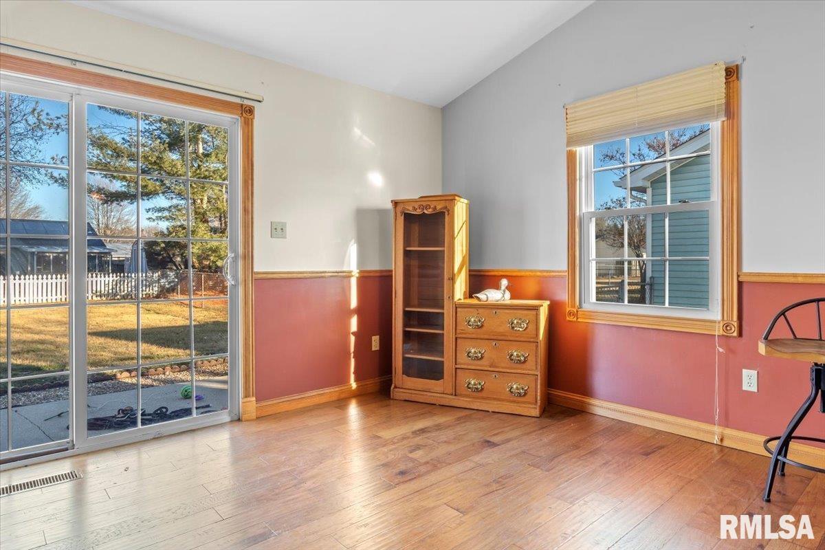 5230 Buford Street Springfield, IL 62703 - Photo 9 of 26 Gallery Image 9