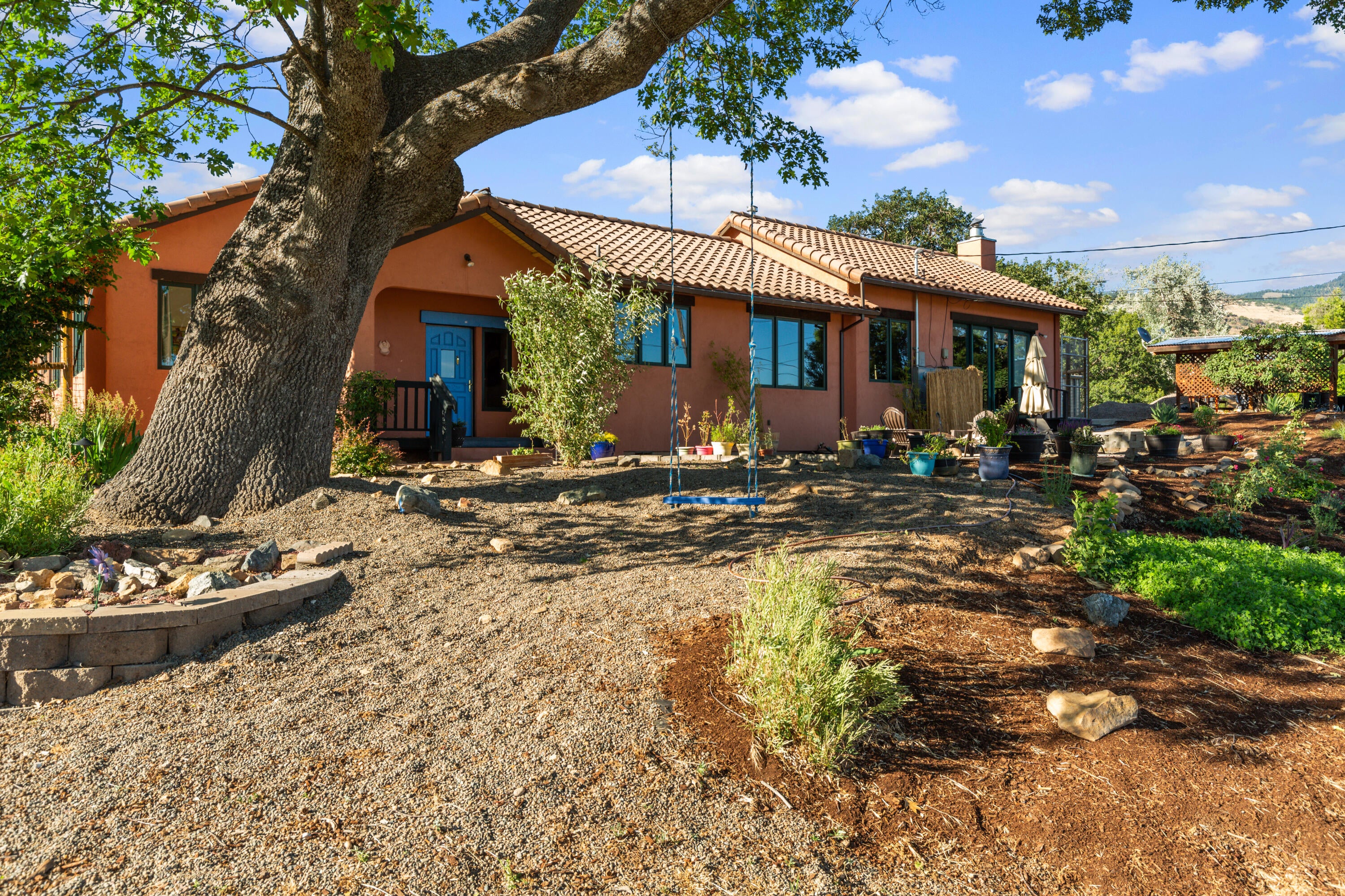 551 Wilson Road Ashland, OR 97520 - Photo 5 of 64 _AP_0901