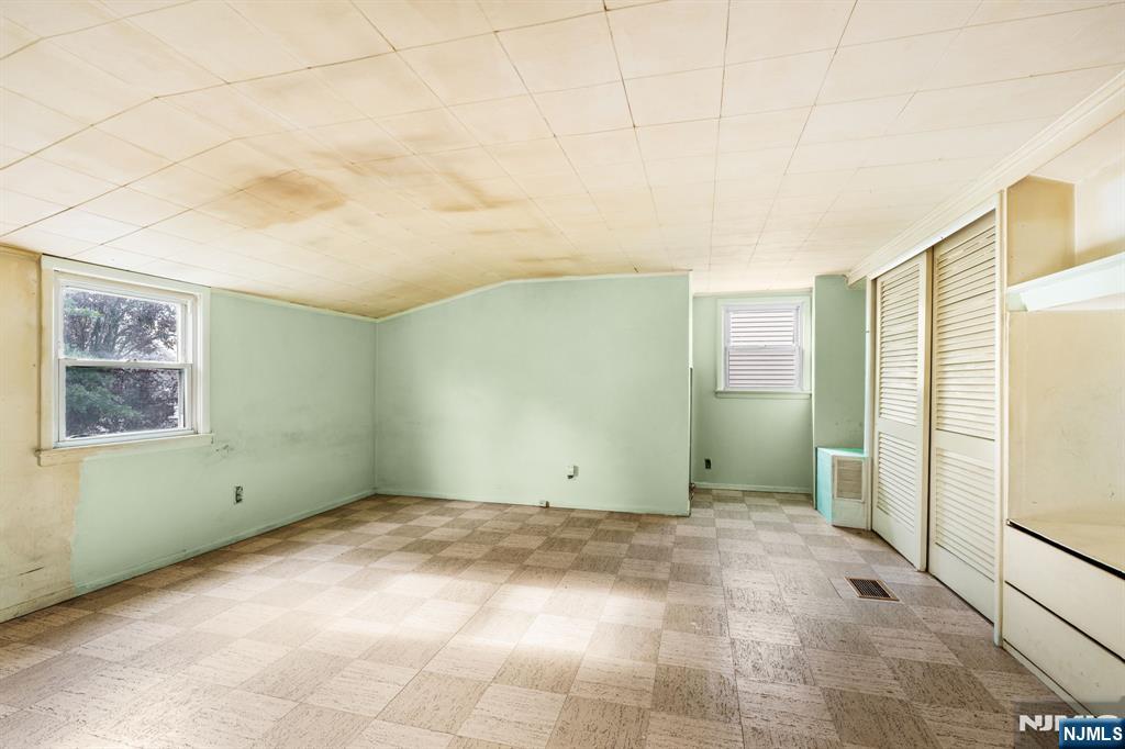 78 Garden Street Wood-Ridge, NJ 07075 - Photo 19 of 32 Gallery Image 19