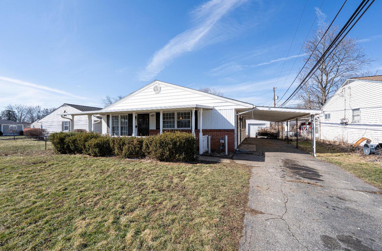 2905 Hillgate Road Columbus, OH 43207 - Photo 2 of 27 IMG_2160