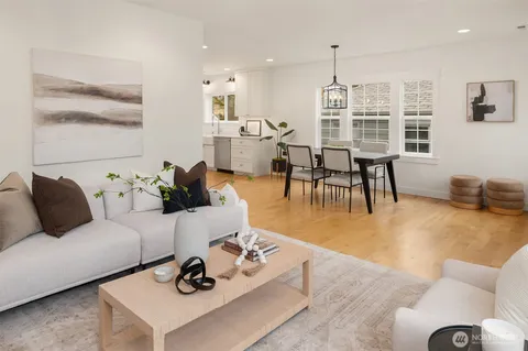 $1,300,000 | 4714 34th Avenue Northeast, Seattle, WA 98105