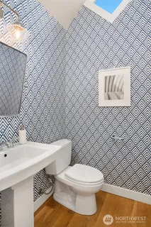 $1,300,000 | 4714 34th Avenue Northeast, Seattle, WA 98105