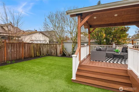 $1,300,000 | 4714 34th Avenue Northeast, Seattle, WA 98105