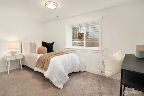 $1,300,000 | 4714 34th Avenue Northeast, Seattle, WA 98105