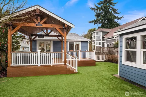 $1,300,000 | 4714 34th Avenue Northeast, Seattle, WA 98105