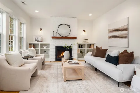 $1,300,000 | 4714 34th Avenue Northeast, Seattle, WA 98105