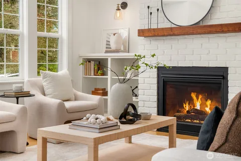 $1,300,000 | 4714 34th Avenue Northeast, Seattle, WA 98105