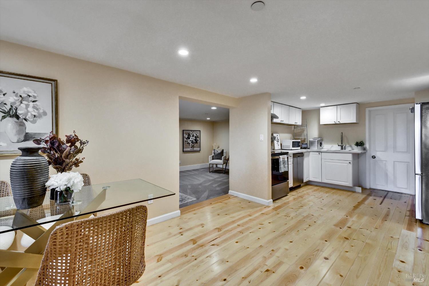 148 Auburn Street San Rafael, CA 94901 - Photo 30 of 40 Bottom Unit Dining and Open Kitchen