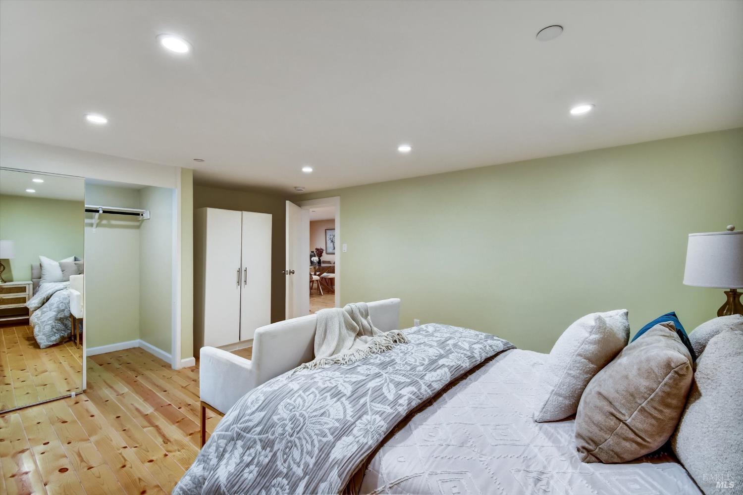 148 Auburn Street San Rafael, CA 94901 - Photo 33 of 40 Bottom Unit 2nd Bedroom