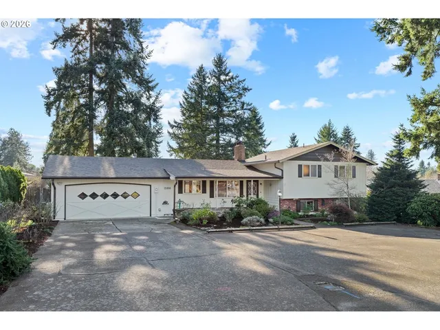 $629,900 | 15916 South Henrici Road, Oregon City, OR 97045