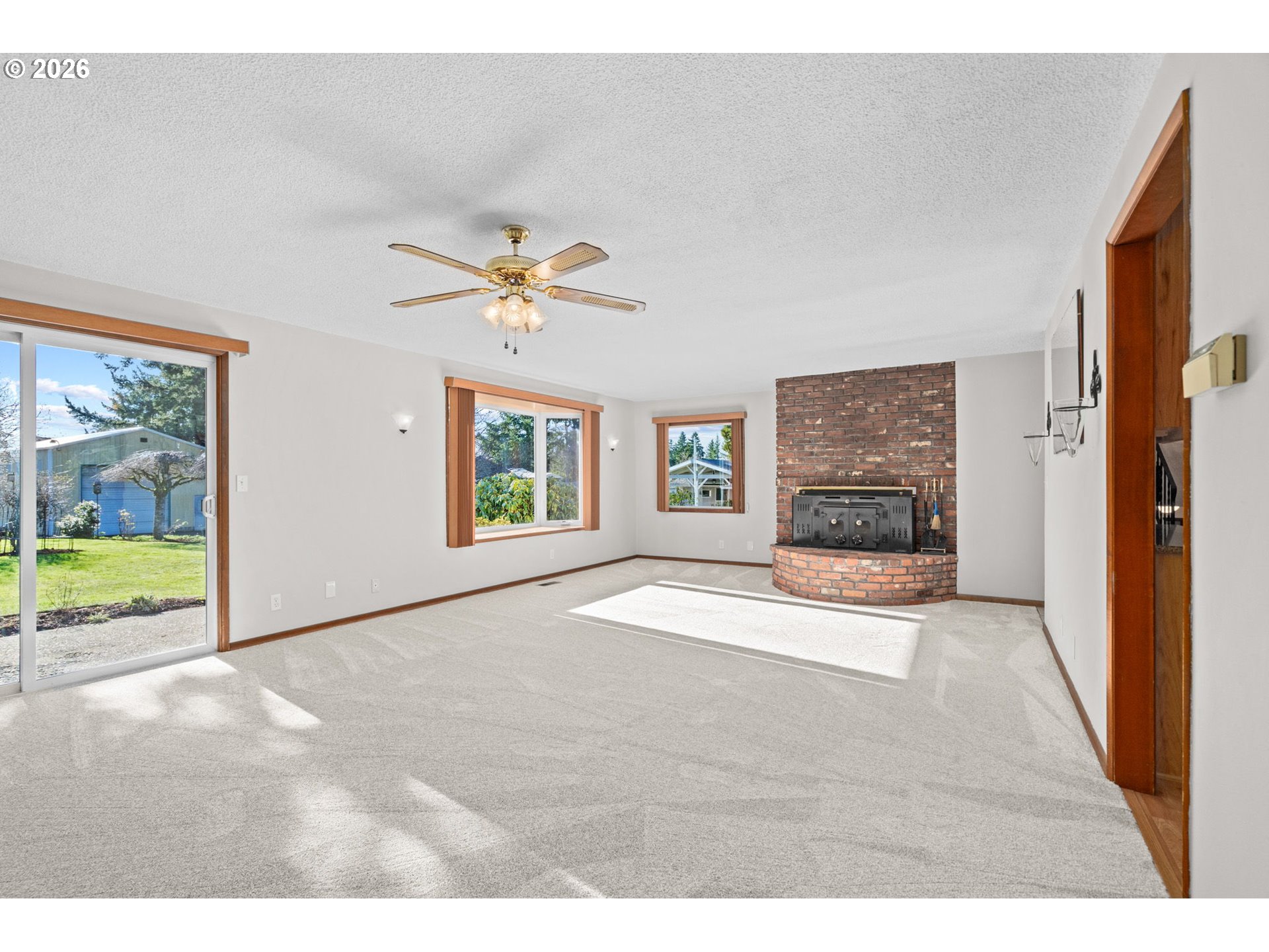 15916 South Henrici Road Oregon City, OR 97045 - Photo 7 of 37