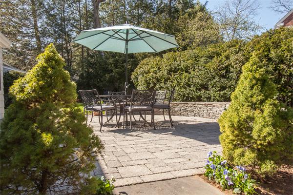 147 Glen Road Wellesley, MA 02481 - Photo 4 of 19 Gallery Image 4