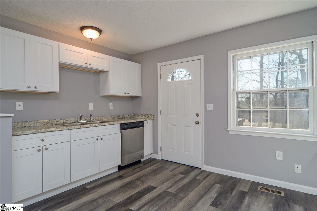 503 Old Farm Road Moore, SC 29369 - Photo 11 of 31 Gallery Image 11