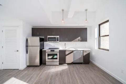 $2,050 | 201 Cornelison Avenue, Unit 606, Jersey City, NJ 07304