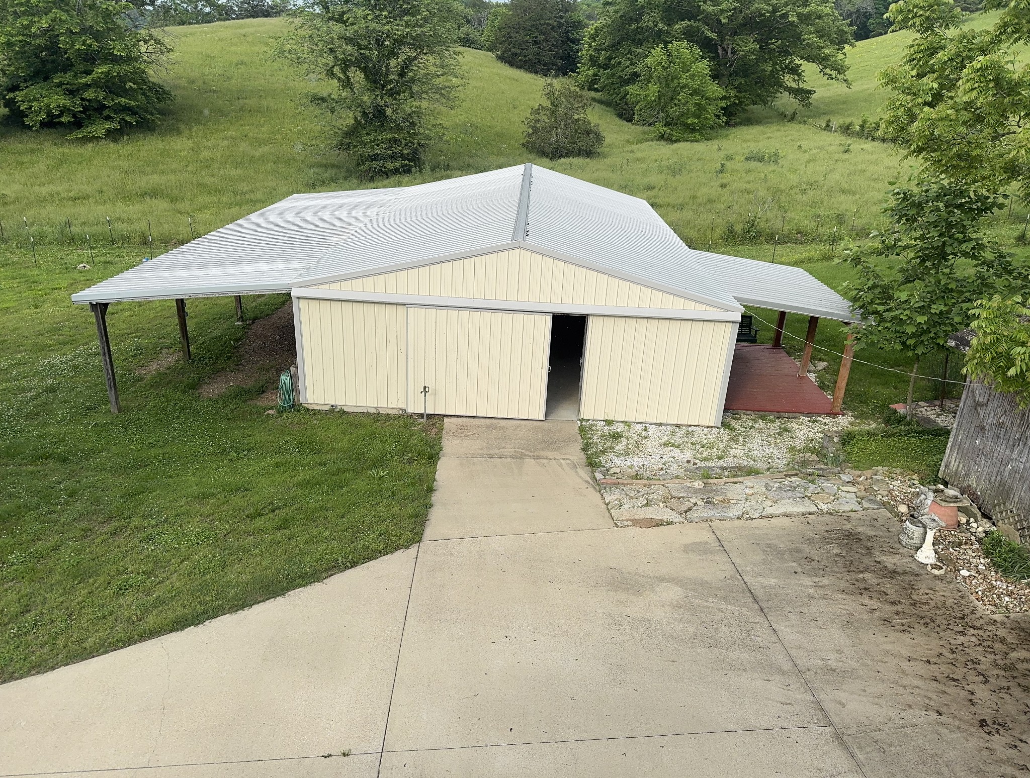 315 Loyd Road Pulaski, TN 38478 - Photo 48 of 73 a backyard of a house with lots of green space