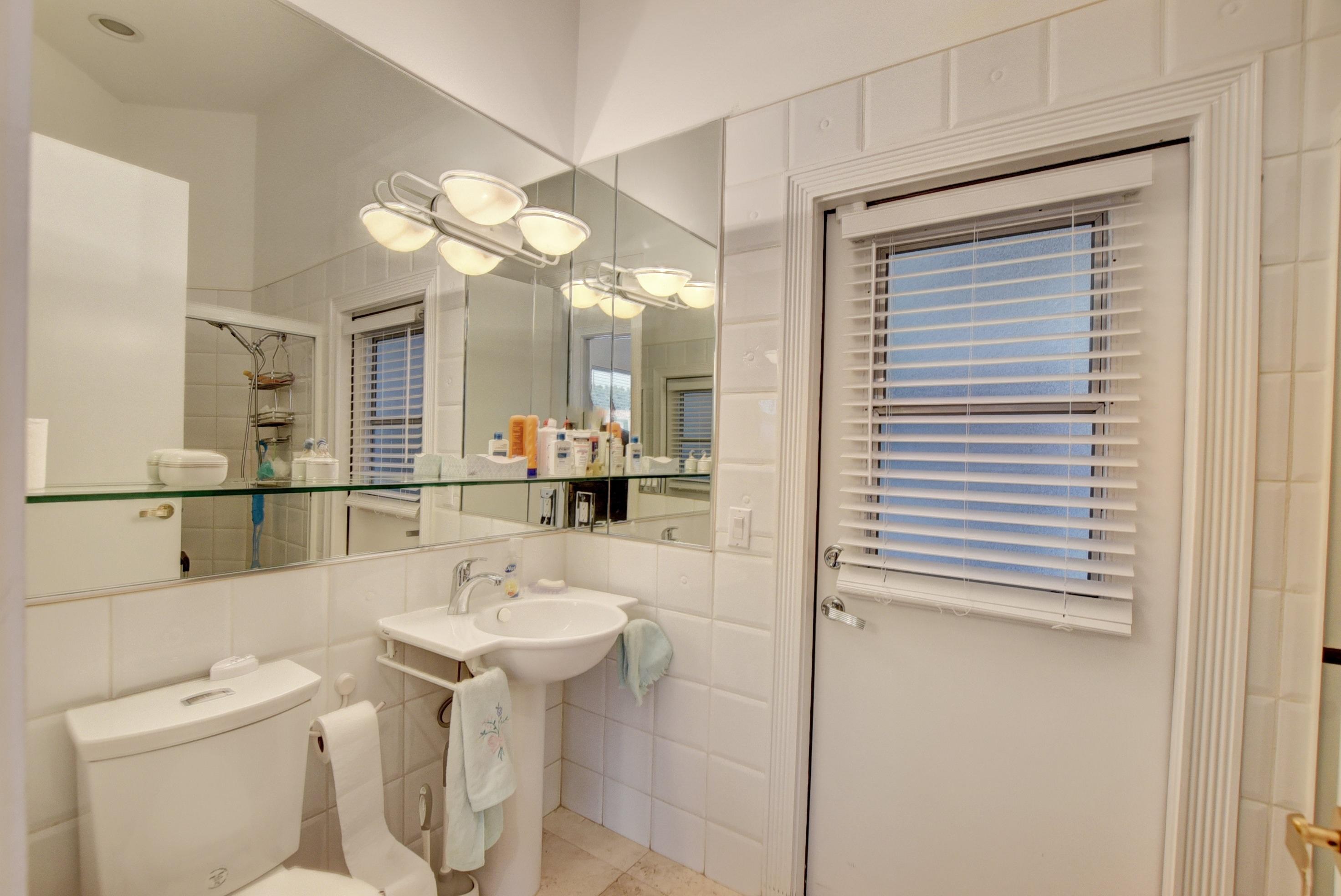 1811 Southwest 17th Street Boca Raton, FL 33486 - Photo 11 of 19 5