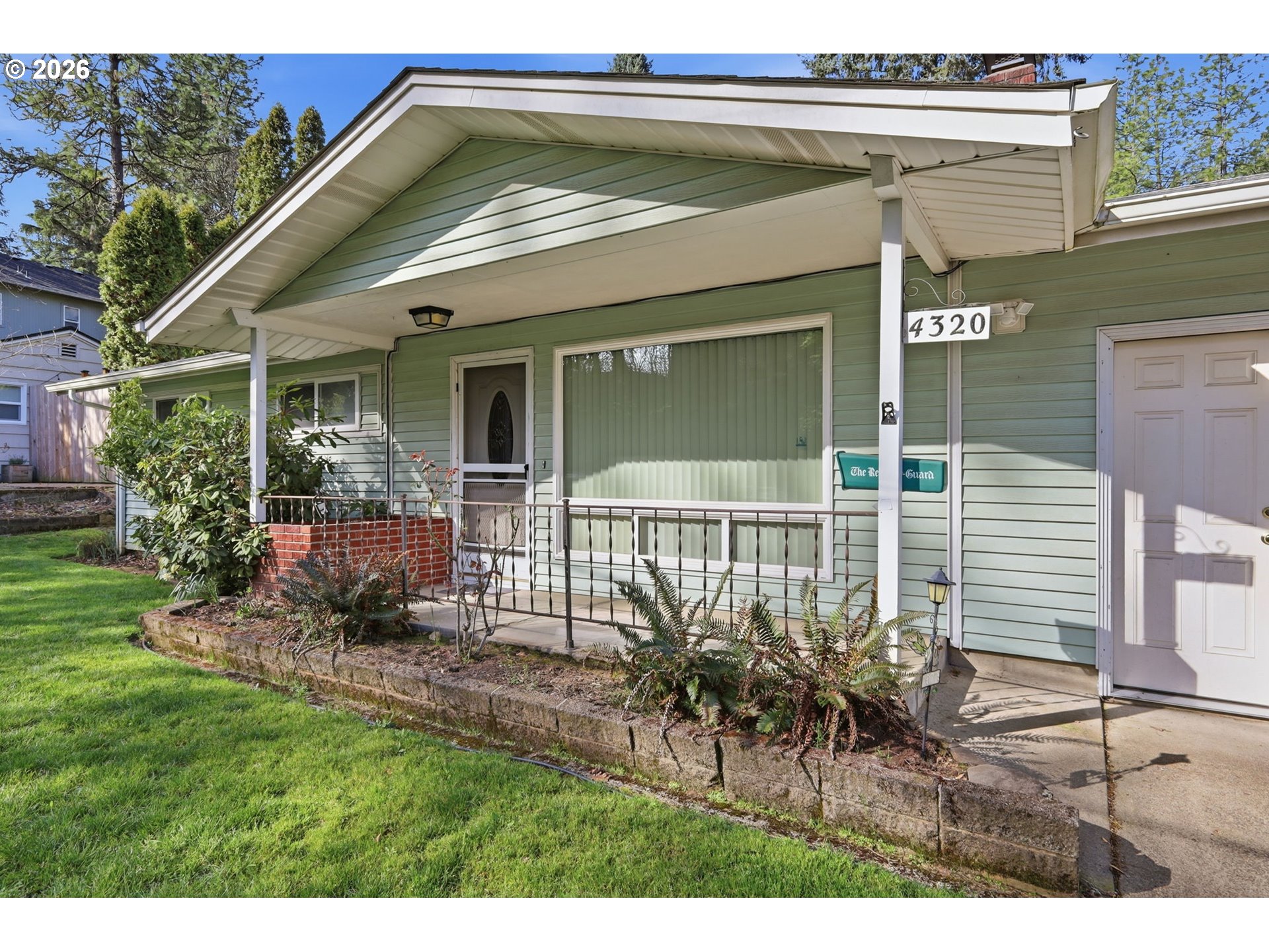 4320 Fox Hollow Road Eugene, OR 97405 - Photo 3 of 44