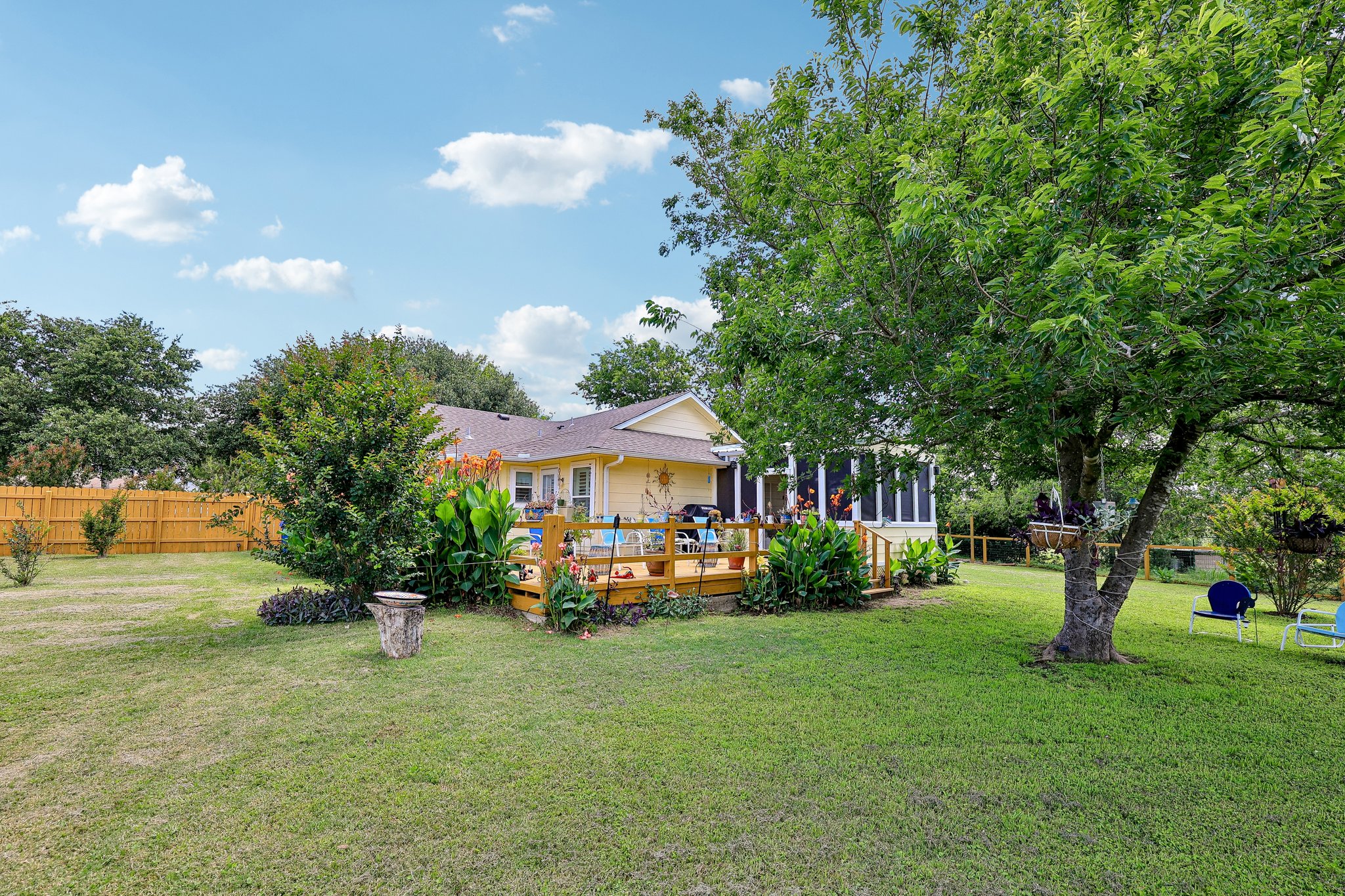 94 Louise Street Elgin, TX 78621 - Photo 35 of 38